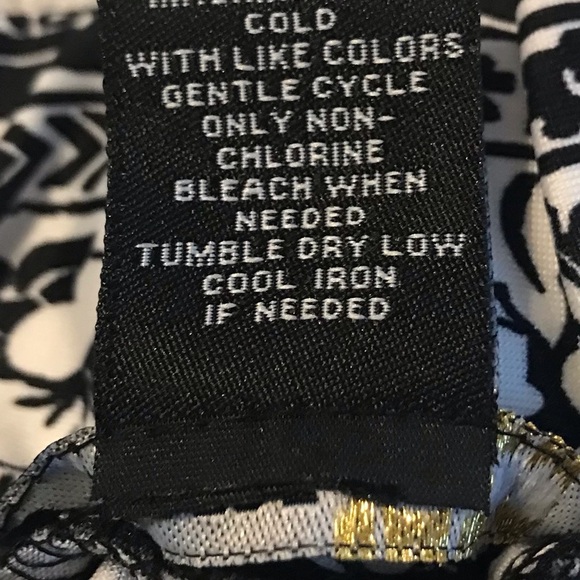 RobertLouis Women’s Shorts with Hibiscus 🌺 Pattern Black and White Size L - Picture 6 of 7